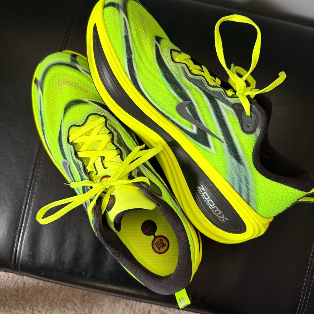 Nike Vomero Plus - Picture 3 of 4